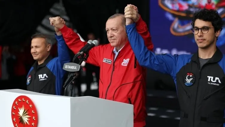 Türkiye’nin uzay gururu! 84 milyon 01.11’e kilitlendi: Türk gençlerine uzaydan mesaj yazacak