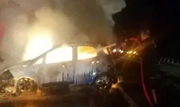 Refüje çarpan otomobil, alev alev yandı #diyarbakir