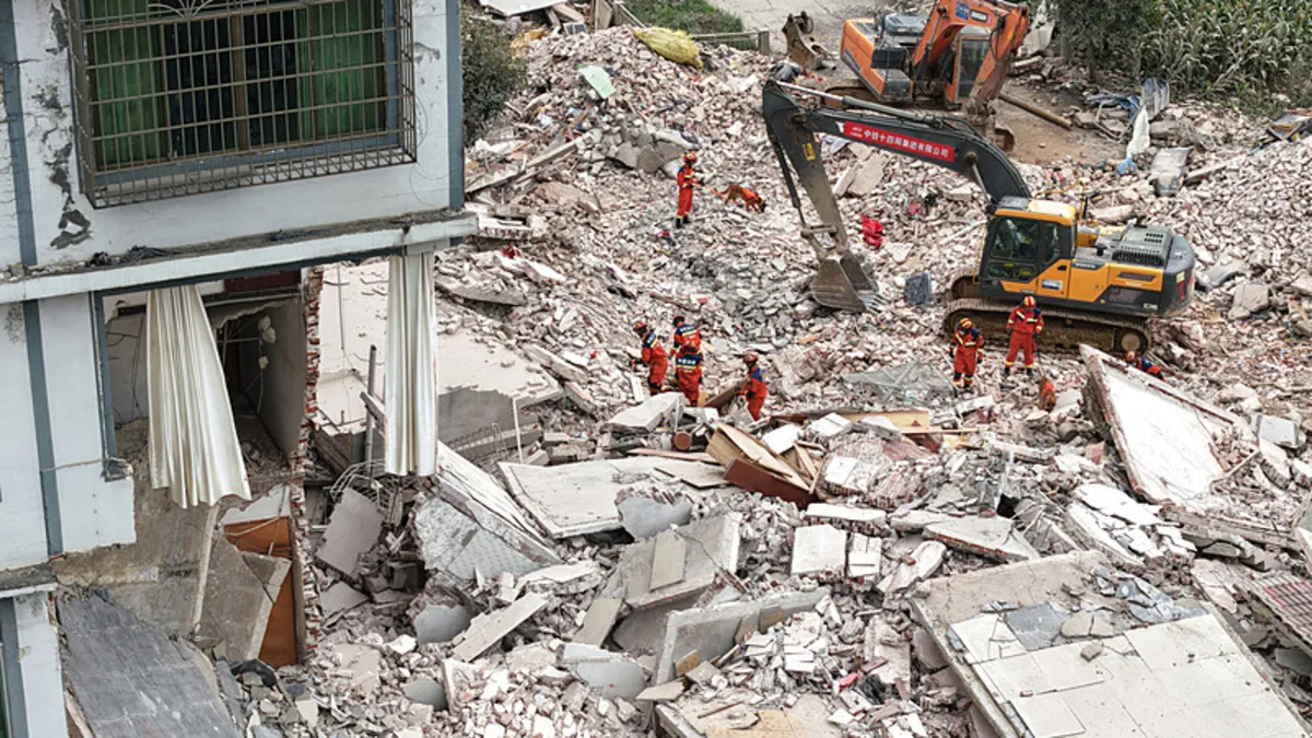 Çin’de 5,2 büyüklüğünde sarsıntı: 2 ölü