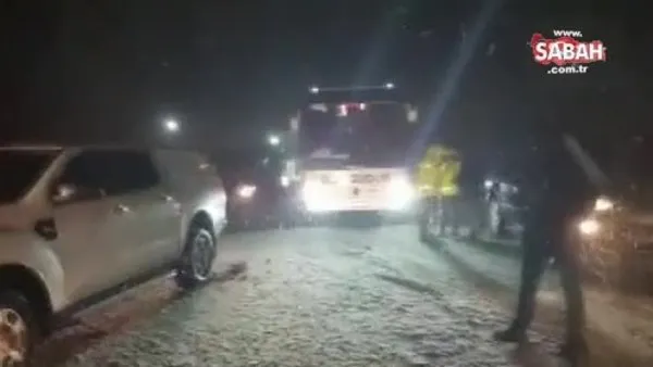 Diyarbakır'dan Şanlıurfa ve Elazığ güzergahı yolları yoğun kar ve tipi nedeniyle ulaşıma kapandı | Video