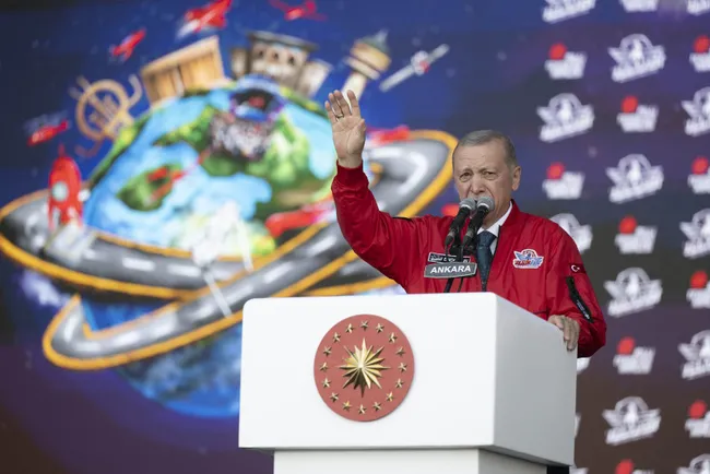 Başkan Erdoğan TEKNOFEST'te: Artık gözünü uzaya diken gençlerimiz var!