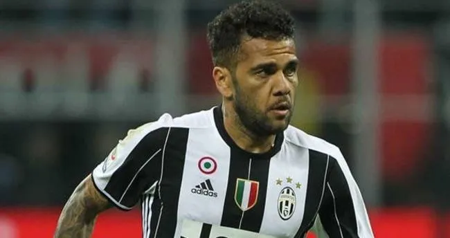 Dani Alves’in ayağı kırıldı!