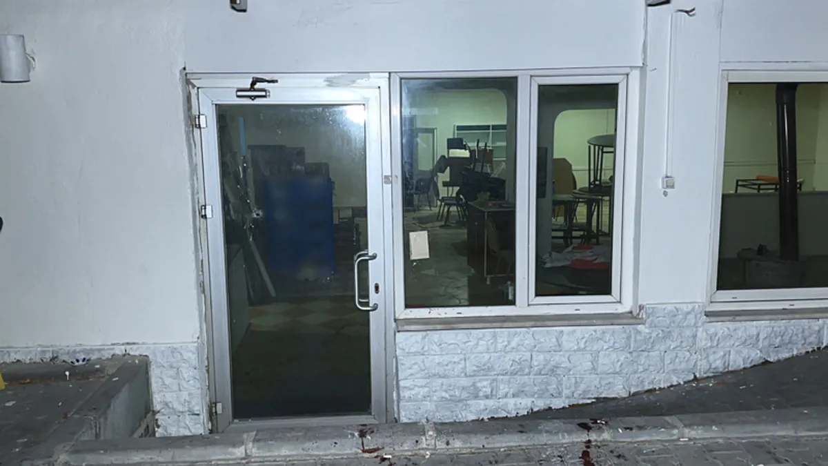 Büyükçekmece’de kıraathaneye silahlı saldırı: 3 yaralı