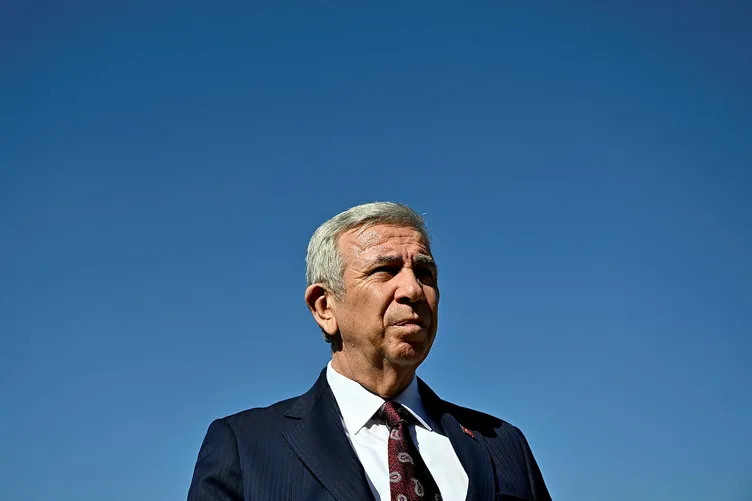 SON DAKİKA... Mansur Yavaş’ın 69 milyon TL’lik Ebru Gündeş konseri tepki çekmişti: Özgür Özel’den itiraf ve neşter!