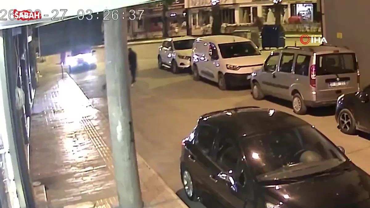 Bafra’da dehşet anları kamerada: Kendisini darbeden şahsa böyle kurşun yağdırdı! | Video videosunu izle Bafra’da dehşet anları kamerada: Kendisini darbeden şahsa böyle kurşun yağdırdı! | Video videosunu izle