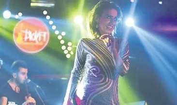 Fırtınaya rağmen Tilbe izdihamı