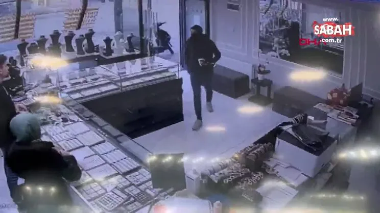Kar maskesiyle gelip bilezik fiyatı sorduğu kuyumcuyu soydu, ormanda yakalandı | Video
