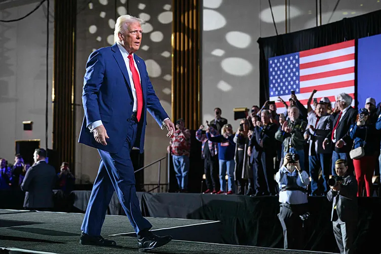 Trump kasırgası ABD’de şok etkisi yaptı: Radikal kararlar Washington’u sarstı! Beyaz Saray’dan beş günde kaos yükseldi