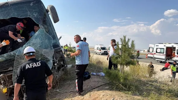 son-dakika-yolcu-otobusu-kaza-yapti-cok-sayida-yarali-var-1783089388049.jpg