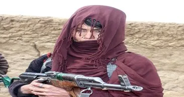 Afgan kadınlar DEAŞ’a karşı silahlandı