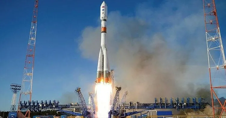 Rusya uzaya Soyuz roketi gönderdi! Üzerindeki yazı dikkatleri çekti
