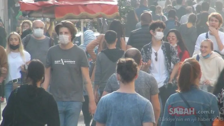 Sıcak havayı gören virüs dinlemedi! İstiklal Caddesi ve Taksim Meydanı’nda koronavirüs unutuldu