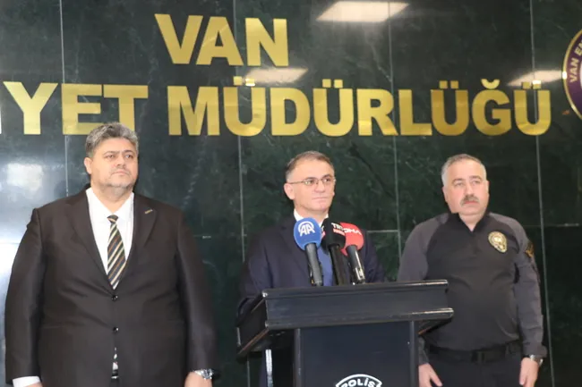 van-merkezli-11-ilde-narkokapan-operasyonu-78-supheli-yakalandi-1779254953703.jpg