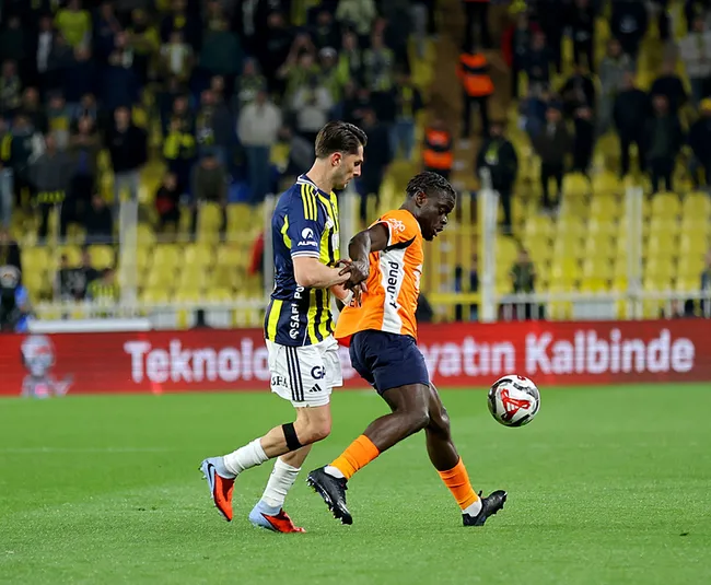 canli-fenerbahce-basaksehiri-konuk-ediyor-1777745231507.jpg