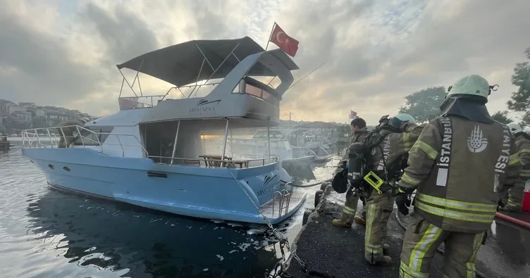 Fatih’te tekne yangını!