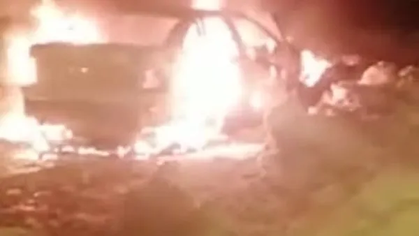 Seyir halindeki otomobil alev alev yandı | Video