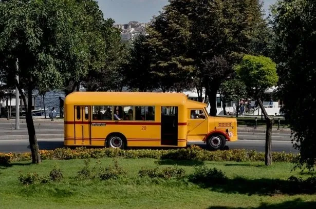 İETT’nin nostalji otobüsleri İstanbul sokaklarında