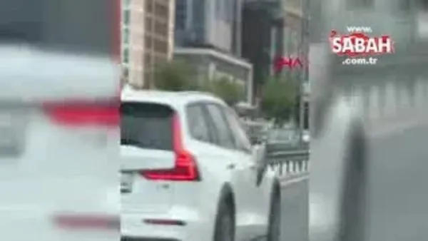 Son dakika haberi: İstanbul'da trafikte şok görüntü! Aynasına takılı halde böyle yol devam etti | Video
