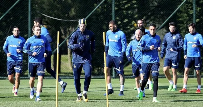 Fenerbahce De 3 Cezali 1 Sakat Spor Haberleri