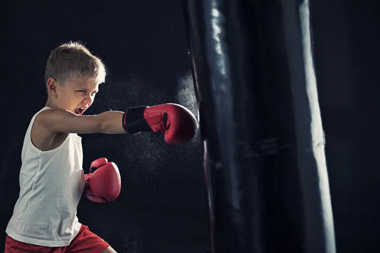 Röntgen filmini gören doktorlar gözlerine inanamadı! Kum torbasının kancası...