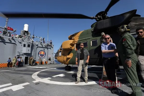 Bakan Akar ve komutanlardan Doğu Akdeniz çıkarması! Helikopterle indiler