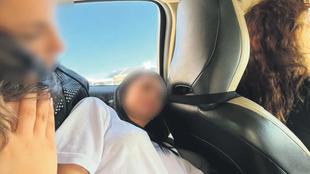 Öğrencilerine evini temizletti