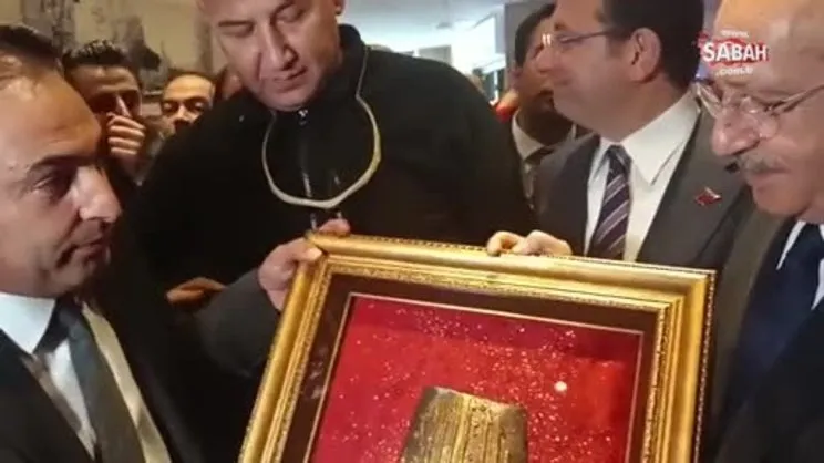 AK Parti Milletvekili Aday Adayı Kılıçdaroğlu’na tablo hediye etti, Erdoğan’a ve kendisine destek istedi | Video
