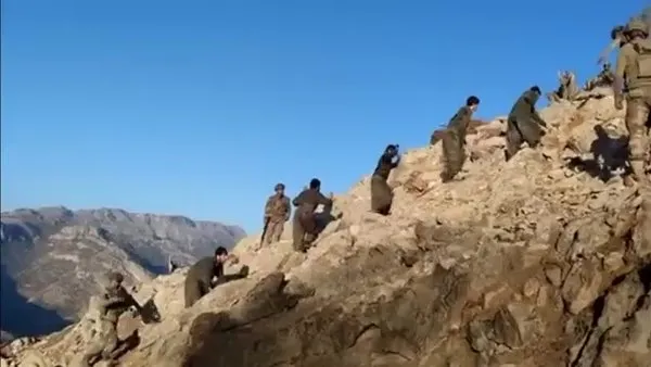 Pençe Kilit operasyonuyla köşeye sıkışan PKK'da çözülme hızlandı: 5 terörist daha teslim oldu | Video