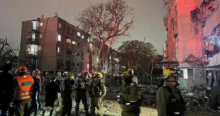 İran’dan İsrail’e misilleme saldırısı! Arad ve Dimona’da büyük yıkım var