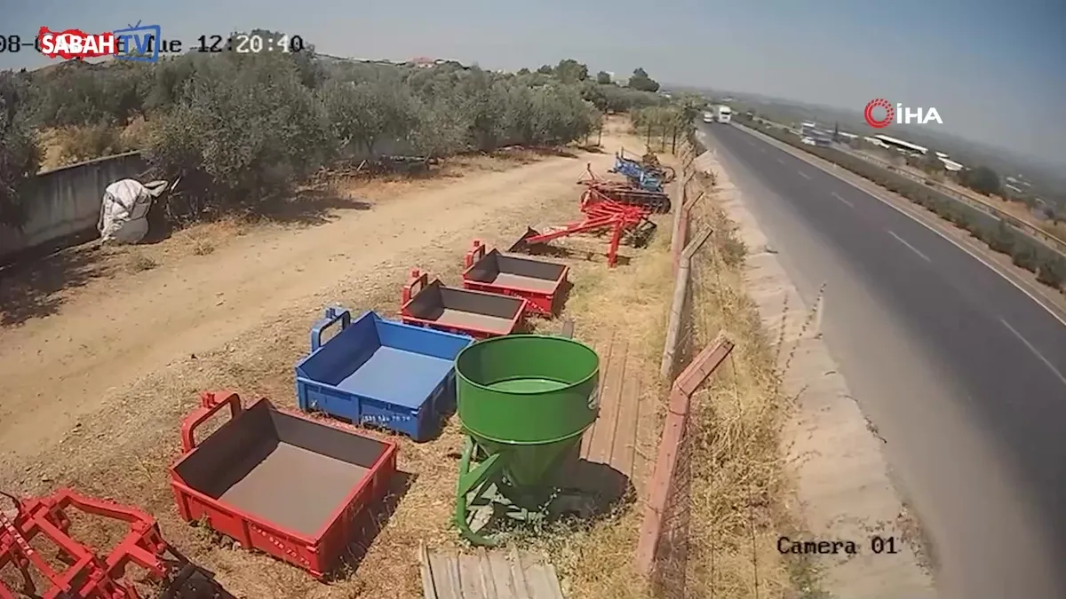 Manisa'da tır ile otomobil çarpıştı: 2 yaralı Manisa'da tır ile otomobil çarpıştı: 2 yaralı