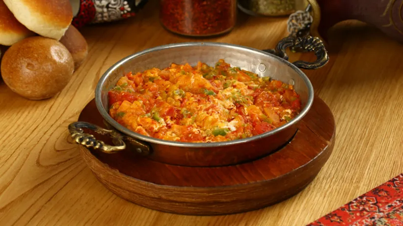 Lezzetine doyamayacağınız menemen tarifi! Bir deneyen bir daha vazgeçemiyor...