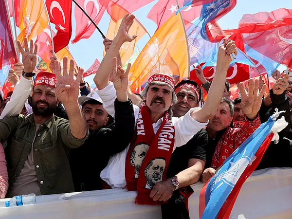 son-dakika-tarihi-kalabalik-dev-govde-gosterisi-baskan-erdogandan-yuzyilin-mitinginde-onemli-mesajlar-1683465670207.jpg