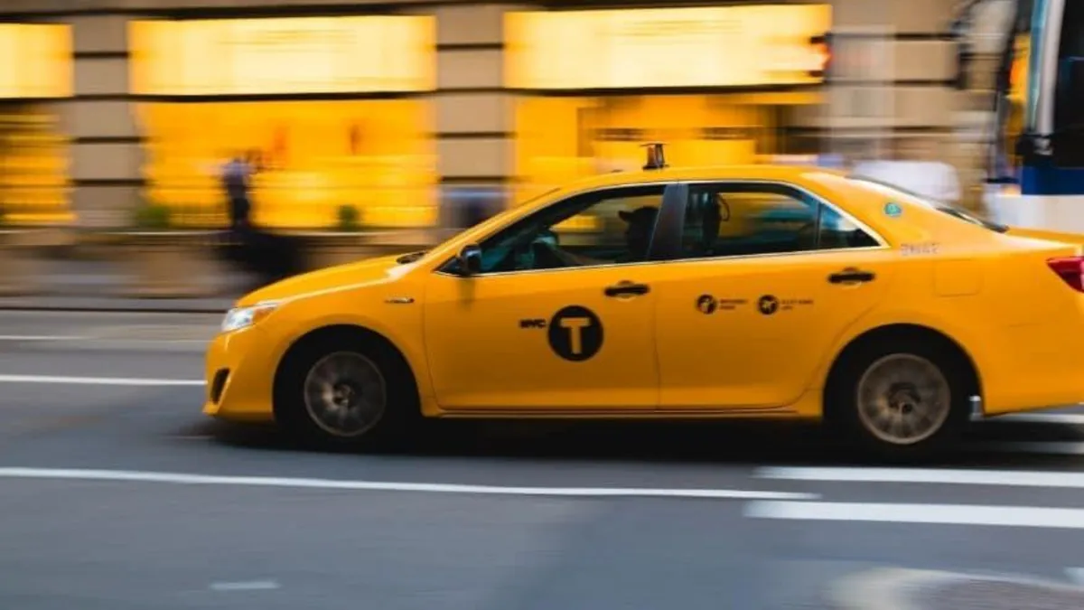 Korsan taksiye en ağır yaptırım! Ehliyete el konulacak, 100 bin TL ceza kesilecek Korsan taksiye en ağır yaptırım! Ehliyete el konulacak, 100 bin TL ceza kesilecek