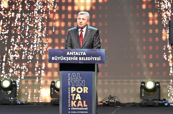 61-altin-portakal-film-festivali-cosku-ile-basladi-1728217608994.jpg