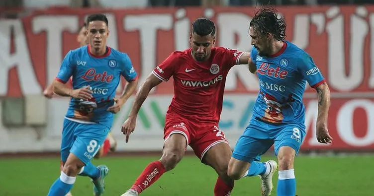 Antalyaspor, hazırlık maçında Napoli’ye 3-2 kaybetti!