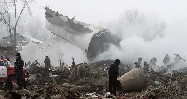Düşen uçağın kara kutusu çıkartıldı