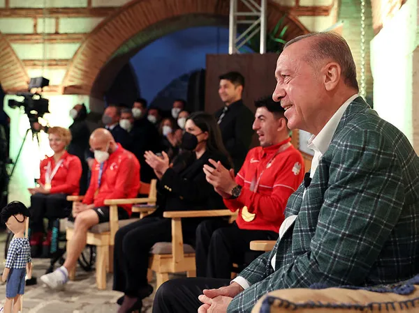 son-dakika-baskan-erdogan-engelleri-birlikte-astik-programinda-konustu-1638123576388.jpg