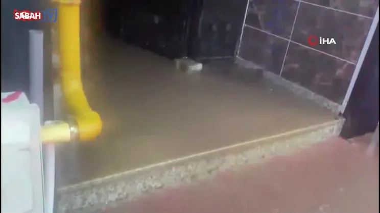 Rize'de heyelan! 1 ölü, 3 yaralı | Video