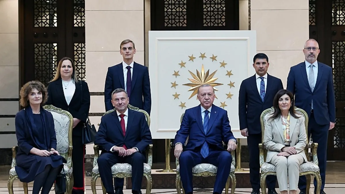 Büyükelçilerden Başkan Erdoğan'a güven mektubu