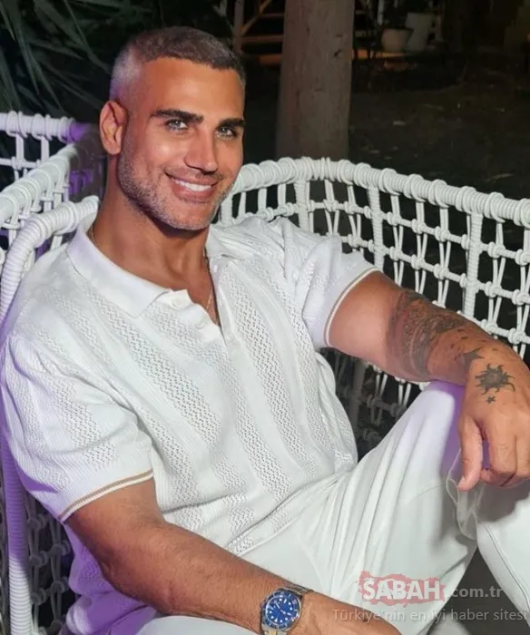 Dünya starı olacaklarına eminim demişti... Şarkıcı Doğuş’tan ikizleri Arda ile Arın ve eşiyle aile pozu!