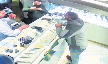 Sahte altınla kuyumcuyu dolandırdı