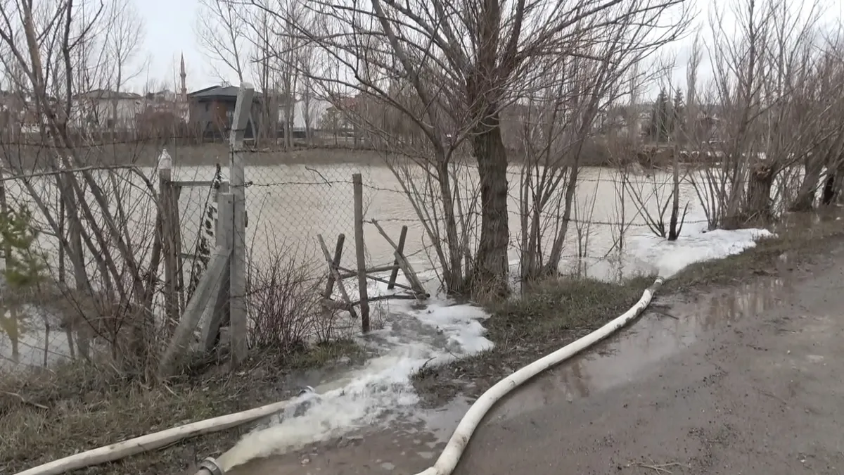Sivas’ta sel nedeniyle 12 evi su bastı