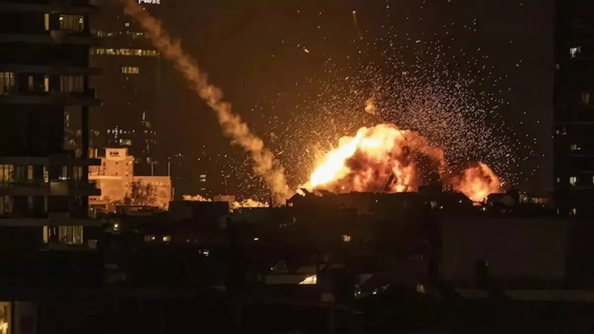 İran: Dubai’de ABD askerlerinin toplandığı yeri vurduk, 40 asker öldü, 70 yaralı İran: Dubai’de ABD askerlerinin toplandığı yeri vurduk, 40 asker öldü, 70 yaralı