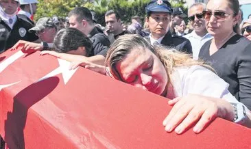 Şehitlere veda: Cenaze namazını imam babası kıldırdı #izmir