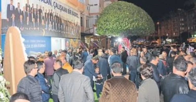 Boztaş’ın seçim ofisi törenle açıldı