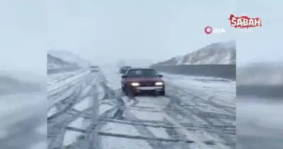 Niğde’de kar yağışı etkili oldu, araçlar zor anlar yaşadı | Video
