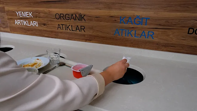 sifir-atik-hareketi-9-yasinda-90-milyon-ton-atik-ekonomiye-kazandirildi-1790436532738.jpeg
