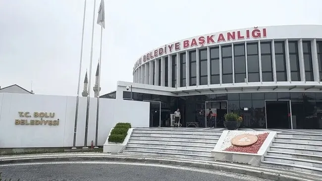 bolu-belediyesinde-arac-kiralama-usulsuzlugu-6-supheliye-tutuklama-talebi-1788448282233.jpeg