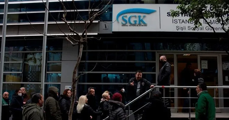 SGK önünde EYT izdihamı