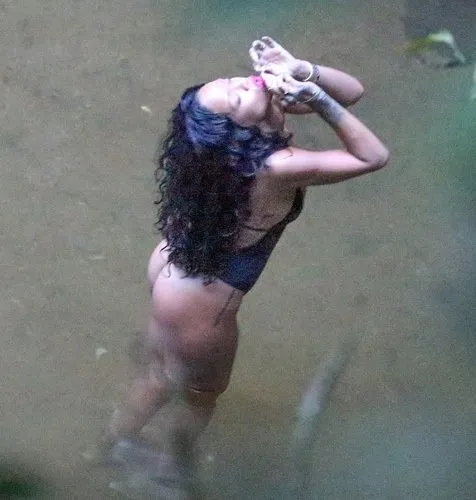 Rihanna’ya gizli kamera çekimi